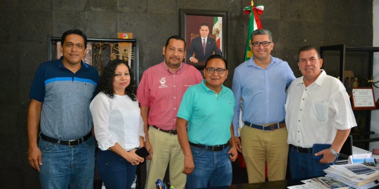DOCENTES PRESENTAN ARTICULOS DE INVESTIGACIÓN EN CONGRESO INTERNACIONAL