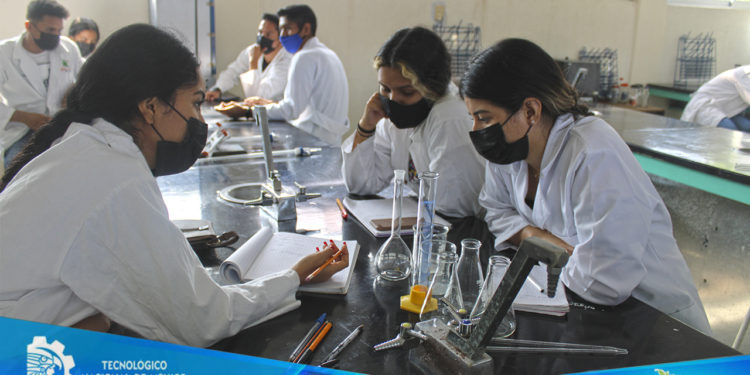 Evento Académico-Festivo de la carrera de Ingeniería Bioquímica 2021