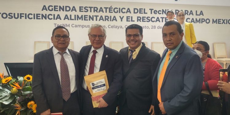 Director General asiste a la presentación de Estrategia del Tecnológico Nacional de México para Autosuficiencia Alimentaria y Rescate del Campo Mexicano.