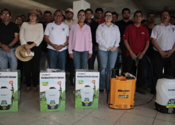 Entrega de equipamiento al programa de ingeniería en Innovación agrícola sustentable